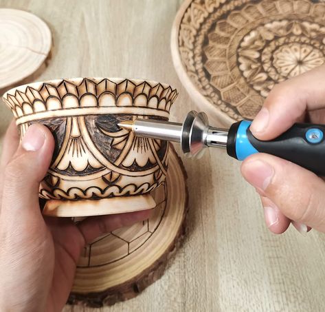 Best Wood Burning Tool, Wood Burner Tool, Adults Crafts, Wood Burning Pen, Wood Burning Techniques, Embossed Fabric, Wood Burning Tool, Wood Burning Kits, Creative Diy Gifts