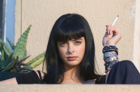 No spoiler alerts but I'm still crying about this tbh. Tattoo Girls, Goth Girls, Krysten Ritter Breaking Bad, Jane From Breaking Bad, Krysten Ritter, Katie Holmes, Grunge Hair, Breaking Bad, Serie Tv