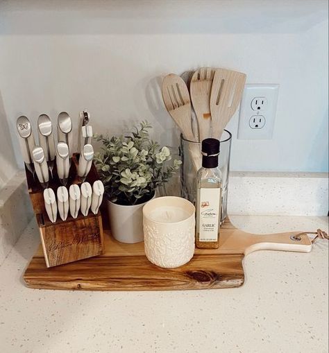 Todayget ready to elevate your kitchen game with these 21best kitchen counter ideasFrom stylish storage solutions to eye-catching accentswe're diving into the world of kitchen counter decorwhere even the smallest details can make a big impactWhether you're aiming for a sleek and modern vibe or a cozy farmhouse feel, How To Make An Apartment Kitchen Cute, Home Decor Ideas Rustic Modern, Living Ideas Room Home Decor, Kitchen Counter Decor Knife Block, Cream Kitchen Decor Ideas, Knives On Kitchen Counter, Small Apt Kitchen Decor Ideas, Kitchen House Decor, Neutral Decor Black Accents