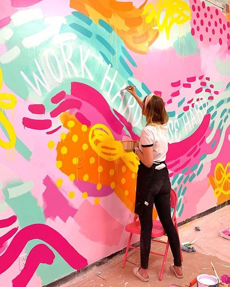 Colorful Wallpaper Accent Wall, Garage Wall Mural Ideas, Outside Murals, Abstract Mural, In My Element, Wall Inspiration, School Murals, Posca Art, Seni Cat Air