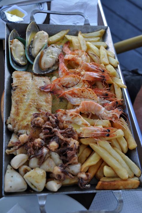 Fresh Seafood Platter, South Africa Food, Seafood Platter, South African Recipes, Cape Town South Africa, Fresh Seafood, Food Platters, Seafood Restaurant, African Food