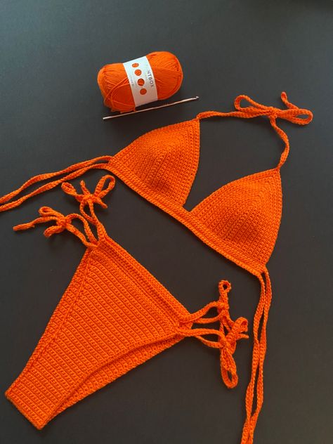 Couture, Crochet Swim Suits, Orange Crochet Ideas, Crochet Summer Ideas, Knitting Fashion Design, Crochet Bathing Suit, Swimsuit Crochet, Crochet Bikinis, First Crochet