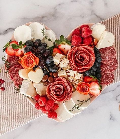 Chacutery Board Ideas, Valentines Day Charcuterie, Valentines Tea, Valentines Party Food, Galentines Day Ideas, Valentines Brunch, Valentines Party Decor, Charcuterie Inspiration, Party Food Platters