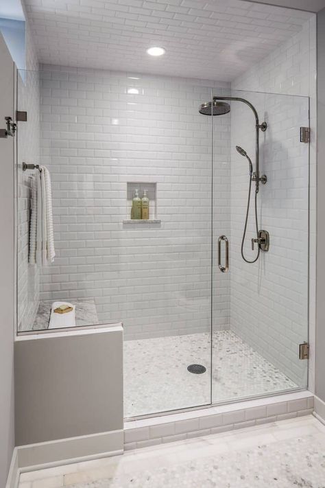 simple white tile shower - Trendir Diy Showers, Small Shower Remodel, Pebble Floor, Farmhouse Shower, Remodel Diy, White Bathroom Tiles, Small Showers, Great Bathrooms, Bathroom Tile Designs