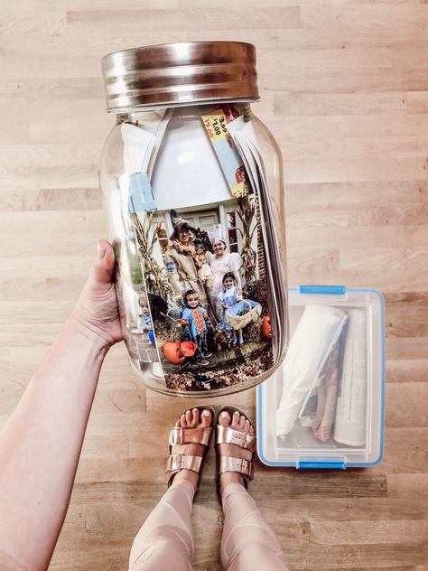 These Family Time Capsule Ideas Are SO Cute - Lovely Lucky Life New Year Time Capsule, Time Capsule Box Ideas Diy, Time Capsule Ideas For Adults, Diy Time Capsule Container, Time Capsule Ideas For Teens, Time Capsule Ideas What To Put In A, Diy Time Capsule, Time Capsule Kids, Baby Time Capsule