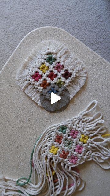 Macrame Doily Diy, Macrame Raner, Macrame Coasters Diy Tutorial, Macrame Coasters Diy, Coaster Macrame, Macrame Coaster, Handmade Tutorial, Macrame Coasters, Weaving Loom Projects