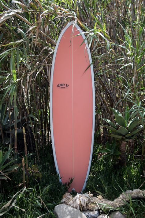 Pink surfboard Aesthetic Surfboard Design, Pink Surf Board Aesthetic, Girly Surfboard, Pink Surfboard Aesthetic, Aesthetic Surf Board, Cute Surfboards, Preppy Surfboard, Surf Board Designs, Shortboard Surfboard