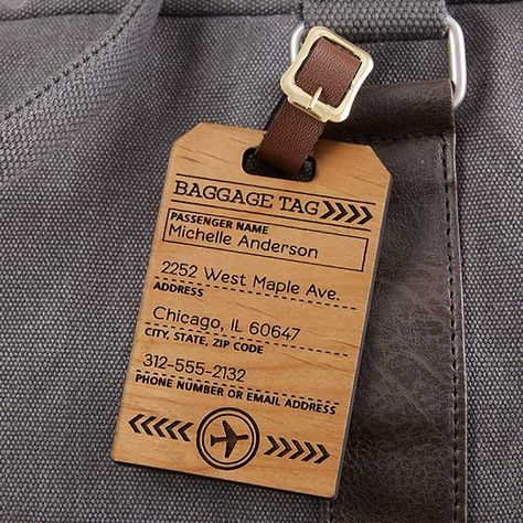 Wood Luggage Tag, Cool Luggage Tags, Wooden Luggage Tags, Luggage Tags Diy Cricut, Laser Engraving Project Ideas, Leather Engraving Ideas, Cricut Luggage Tags, Laser Engraving Ideas Projects, Laser Engraving Ideas Gifts