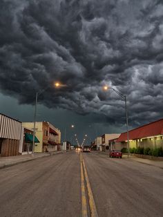 Creepy shot... Whales mouth formation and severe thunderstorm in Buffalo, Oklahoma. May 28, 2013.-SR Hex Removal, Spells Protection, Weather Photography, Weather Cloud, Storm Chasing, Matka Natura, Voodoo Spells, Wild Weather, Online Psychic