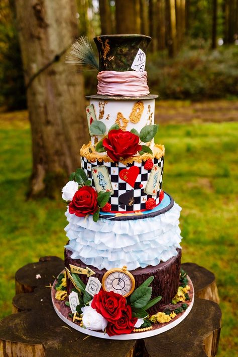 Alice In Wonderland Wedding Cake, Woodland Tea Party, Flamingo Croquet, Wonderland Wedding Cake, Alice In Wonderland Themed Wedding, Wonderland Themed Wedding, Wonderland Sweet 16, Themed Wedding Ideas, Wonderland Wedding Theme