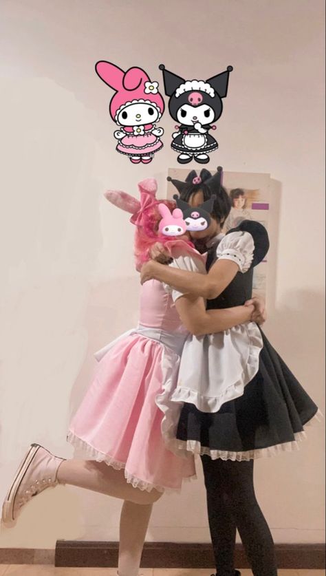 Kos, Hello Kitty And Kuromi Costume, Kuromi And My Melody Girlfriends, My Melody And Kuromi Matching Costumes, Kuromi And My Melody Matching Outfits, Couples Halloween Costume Girlfriends, My Melody And Kuromi Halloween Costume, Matching Cosplay Ideas Anime, Anime Matching Outfits