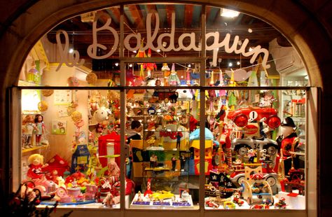 Natal, Christmas Toy Store, Toy Store Design, Christmas Toy Shop, Dijon France, Kids Toy Shop, Christmas Window Display, Dollhouse Christmas, Traditional Toys