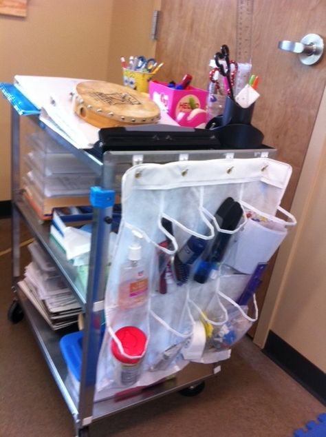 Organizing a cart for traveling teacher Classroom Setup, Organisation, Teacher Cart, Teaching Art Elementary, Teacher Art, Teaching Organization, Traveling Teacher, Classroom Teacher, Art Cart