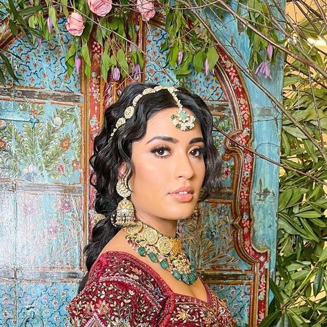 BRIDAL HAIRSTYLIST | WEST MIDLANDS on Instagram: "P R I Y A || Bridal trunk @riccoevents   2023 bridal hair and makeup Inspo  Hair @hairbyrupa  Makeup @jatindergrewalmua  Photographer @ks.creative_photography  Model @piyamultani  Jewellery @auroras.collection  Outfit @sequinze_london  Event @riccoevents  Venue @fairmontwp  Hair parandi @rjs_company    EMAIL TO BOOK: 📩 rupahair@outlook.com  . . .  #hairstylist  #coventryhairstylist  #westmidlandshairstylist #asianbridal  #westmidlandsmakeupartist #westmidlandshairstylist #bridalhairstyles #birminghamhairstylist  #hairstyles" 2023 Bridal Hair, Bridal Trunk, Bridal Hairstylist, Inspo Hair, Asian Bridal, Bridal Hair And Makeup, West Midlands, Photography Model, Hair And Makeup