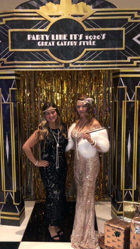 Roaring 20s Party Backdrop, 1920 Photo Booth, Gatsby Party Photo Booth, 21st Great Gatsby Party, Great Gatsby Auction, Roaring 20s Party Photo Booth, Great Gatsby Hoco Theme, Roaring 60s Party, Gatsby Themed Party Decorations Diy