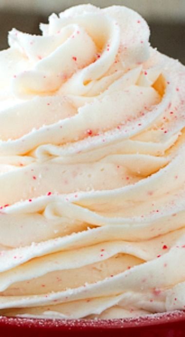 Peppermint Buttercream Peppermint Frosting Recipe, Peppermint Buttercream Frosting Recipe, Avocado Icing, Peppermint Icing, Peppermint Buttercream Frosting, Peppermint Frosting, Peppermint Buttercream, Sweet Sauces, Icing Recipes