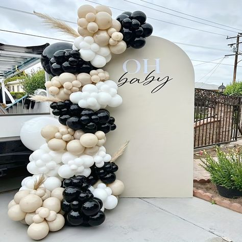 Black And White Balloons, Baby Shower Balloon Arch, Balloons Arch, Shower Balloons, White Baby Showers, Balloon Chain, Baby Balloon, Garland Arch, Black And White Baby