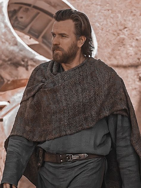 Ewan Mcgregor Kenobi, Obi Wan Kenobi Disney Plus, Obi Wan Kenobi Outfit, Obi Wan Kenobi Series, Obi Wan Kenobi Icon, Obi Wan Kenobi Costume, Jedi Aesthetic, Star Wars Obi Wan Kenobi, Ewan Mcgregor Obi Wan