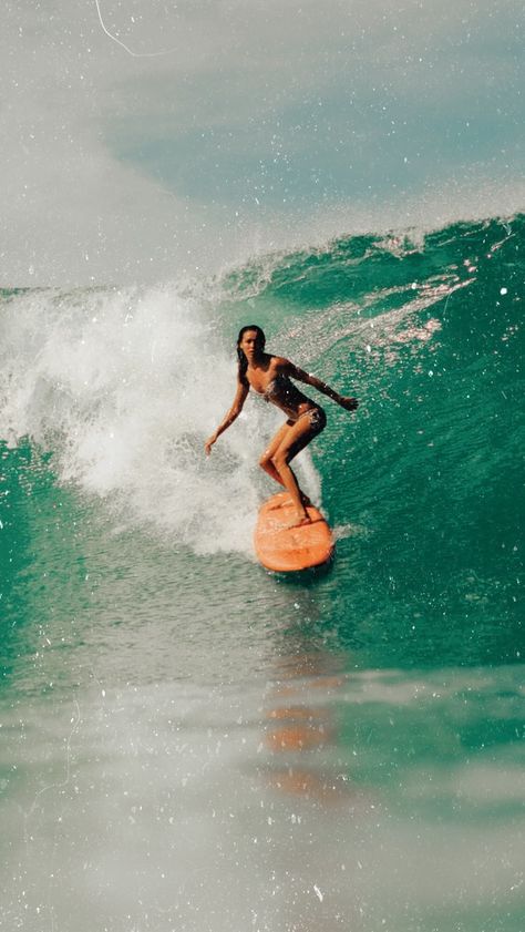 Surfing Aesthetic, Big Surf, Surf Aesthetic, Surf Girl, Billabong Girls, Surf Vibes, Surf Club, Surfing Pictures, Surf Life