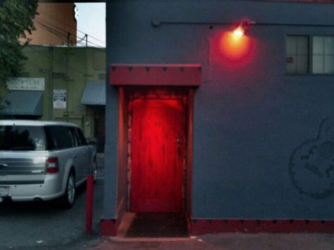 How to Get Into LA's Best Secret Bars Los Angeles, Speakeasy Decor Bar, Hidden Entrance, Speakeasy Door, Speakeasy Decor, Underground Bar, Easy Bar, Secret Bar, Speakeasy Bar