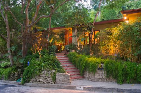 Angeles, Los Angeles, Old Hollywood Homes, Vintage Mansion, Dreamy Backyard, Mansion Exterior, Hollywood Hills Homes, Anna Faris, Hollywood Homes