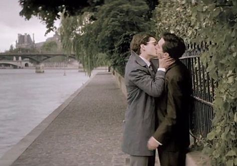 Septième Art, Donna Tartt, Spring Awakening, Dead Poets Society, Amor Gay, Poses References, The Secret History, Gay Love, 인물 사진