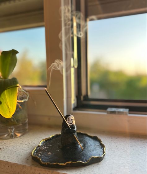 Diy Incense Holder, Sculpture Art Clay, Ceramic Incense Holder, Air Dry Clay Projects, Clay Diy Projects, Clay Crafts Air Dry, Keramik Design, Witchy Stuff, Pottery Crafts