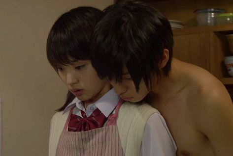 Japanese Film, Hug Pose, Hug From Behind, Cute Couple Text Messages, Japanese Couple, L Dk, Bullet For My Valentine, Kento Yamazaki, Japanese Movies