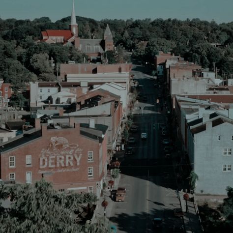 It Chapter One Aesthetic, Derry Maine Aesthetic, Derry Aesthetic, 80s Slasher, Town Pictures, Maine Aesthetic, Small Town Mystery, Derry Maine, Richie Tozier