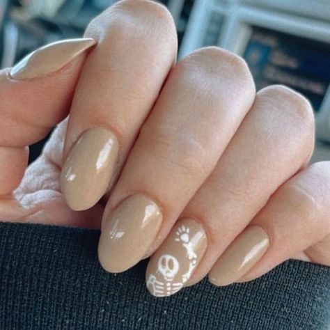 Spooky Neutral Nails, Skeleton Nails Acrylic, Beige Halloween Nails, Neutral Pumpkin Nails, Halloween Neutral Nails, Dipped Halloween Nails, Skeleton Nails Designs, Halloween Nails Skeleton, Halloween Dip Nails