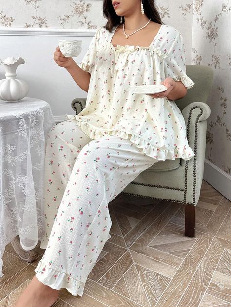 Shein CottageSlumber Plus Size Women's Sleepwear Set With Large Rose Printed Square Neckline And Bow TieI discovered amazing products on SHEIN.com, come check them out! Plus Size Pjs Pajamas For Women, Plus Size Pajamas For Women, Shein Outfits Plus Size, Summer Pijama, Cute Lounge Sets, Plus Size Pyjamas, Sleeping Clothes, Women Nightwear Dresses, Girls Boutique Dresses