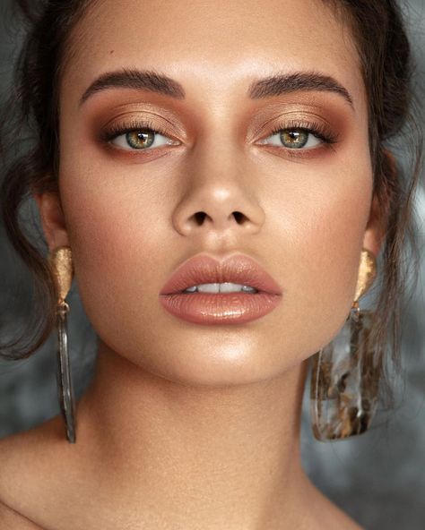 Spring Wedding Makeup, Indian Makeup Looks, Brown Makeup Looks, Prom Makeup For Brown Eyes, Boho Wedding Makeup, Boho Makeup, Minimal Makeup Look, Wedding Eye Makeup, Wedding Makeup For Brown Eyes