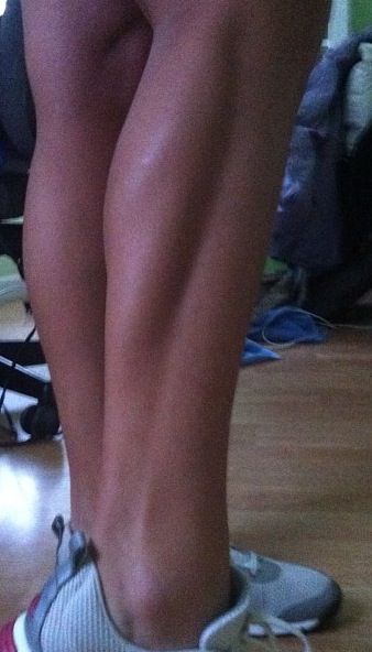 . Tumblr, Slim Calves, Tone Calves, 2021 Aesthetic, Gym Goals, Woman Fitness, Smaller Calves, Muscle Definition, Sports Outfits