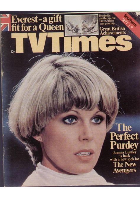 1977 TV Times ft. Joanna Lumpley..... Everyone wanted a "purdy" cut back in the 1970's including me! Tumblr, Avengers Women, Photo Tv, Pageboy Haircut, The New Avengers, Joanna Lumley, Childhood Memories 70s, 80s Nostalgia, New Avengers