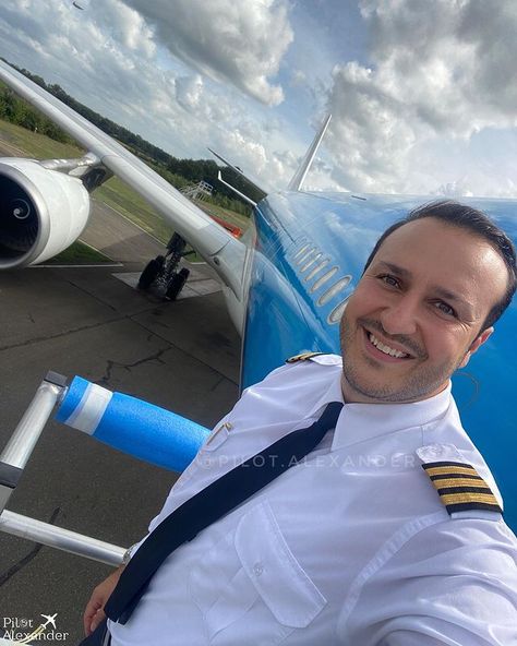 Welcome on board the Airbus A330-300 ✈️🧡 . . . . . . . . #pilotalexander #pilot #pilotlife #aviation #airline #airbus #airbuslovers #love … | Instagram Airline Pilot Men, Alexander Home, Airline Pilot, Welcome On Board, Airbus A330, Love Motivation, Driving Pictures, Home Pictures, On Board