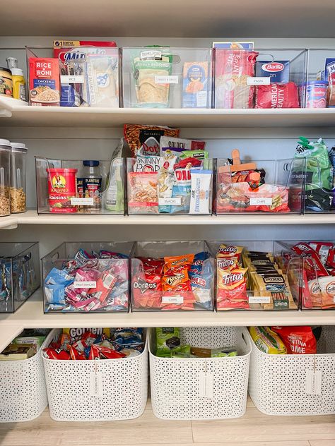 Are your snack zones ready for summer break? Now is a great time to edit your fridge, pantry, and freezer before your kids are home more and searching for food. Don't forget the 3 steps to organizing any space- Empty Sort Organize Want more help organizing? Join our email list and get our free 3 step guide to organizing! https://www.subscribepage.com/tss3steps Organisation, Clear Storage Bins Organization Pantry, Snack Food Organization, Clear Bin Pantry Organization, Organized Home Ideas, Pantry Organization Zones, Pantry Organization Clear Bins, Kids Snack Drawer In Fridge, Pantry Organization For Kids' Snacks