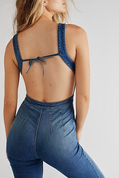 Denim Jumpsuit Outfit, Free People Jumpsuit, Denim Ideas, Personal Style Inspiration, Jumpsuit Outfit, Kick Flares, Denim Trends, Leg Design, Trendy Fashion Outfits