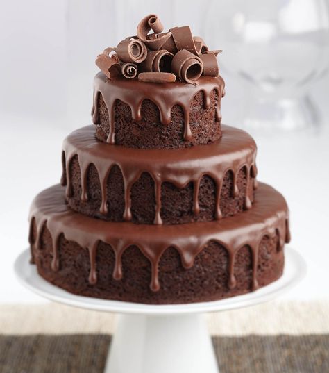 #CAKE: A PERFECT DESSERT FOR ALL YOUR CELEBRATIONS! Ultimate Chocolate Cake, Patisserie Fine, Chocolate Cake Designs, Chocolate Ganache Cake, Chocolate Cake Decoration, Chocolate Wedding Cake, Birthday Cake Chocolate, Birthday Cake Recipe, Cake Delivery
