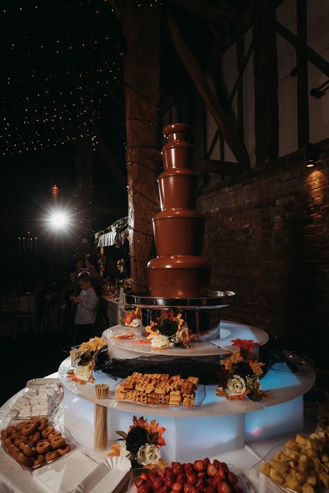 Wedding Treats Table, Chocolate Fountain Wedding, Chocolate Fountain Bar, Moody Halloween, Wedding Food Drink, Chocolate Fountain, Wedding Chocolate, Wedding Reception Food, Wedding Treats