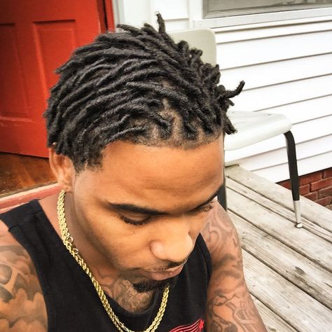 Short Dreads Men Hairstyles, Male Short Locs Hairstyles Black Man, Mens Short Locs, Dreds Locs Short Hair Men, Small Dreads Men, Short Dreadlocks Styles Men Locs, Mens Starter Locs, Short Dreads Hairstyles, Short Dreads Men