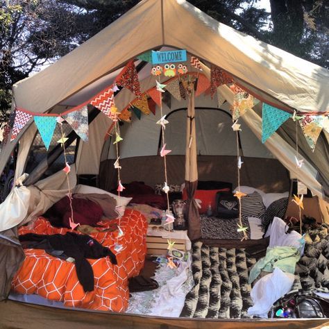 Coachella Car Camping, Bonnaroo Camping, Coachella Camping, Festival Camping Setup, Camping Setup, Zelt Camping, Camping Bedarf, Electric Forest Festival, Camping Set Up