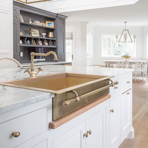 What’s not to love about a brass farmhouse sink via @the_fox_group_ ?! • • • • #brass #luxury #kitchendecor #kitchendesign #kitchen #kitchens #farmhouse #farmhousesink #designchic #interiordesign #interiors #interiordesign #interiordecorating Luxury Kitchens, Small Modern Living Room, Copper Kitchen Sink, Kitchen Corner, Best Kitchen Designs, Italian Kitchen, Luxury Kitchen Design, Copper Kitchen, Farmhouse Sink