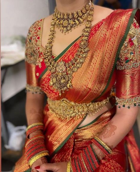 Red Saree Wedding, South Indian Bride Saree, South Indian Wedding Saree, Latest Bridal Blouse Designs, Bridal Sarees South Indian, Indian Bridal Sarees, Wedding Saree Blouse, Traditional Blouse Designs, Indian Bride Outfits