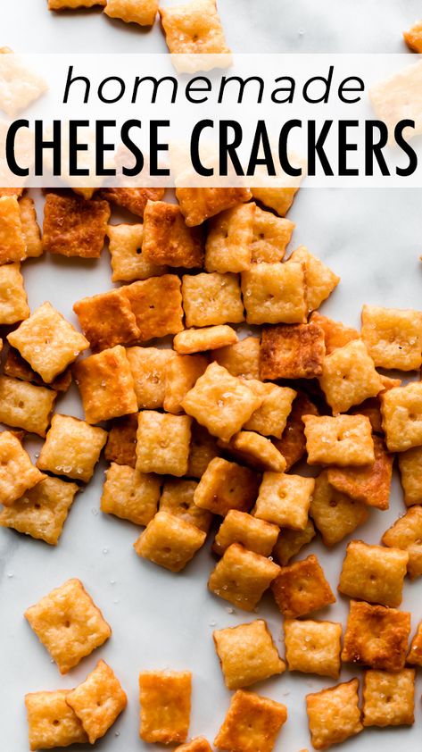 Cheese Itz Recipes, Cheeze Itz, Homemade Cheese Its, Cheese Cracker Recipe, Homemade Snacks Recipes, Homemade Cheese Crackers, Quick Baking, Homemade Crackers, Sally's Baking