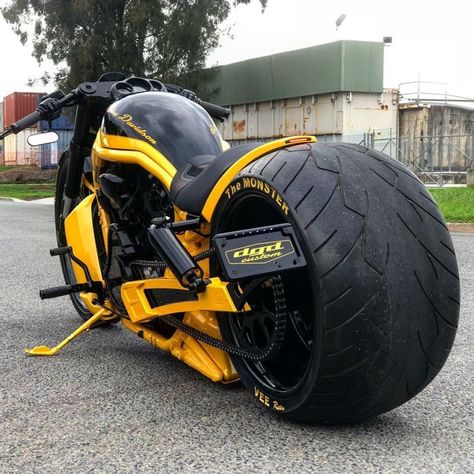 Harley-Davidson V-Rod “Big Ass” by DGD Custom #harley #vrod #muscle #custom Vrod Custom, Motocykle Harley Davidson, V Rod Custom, Mobil Off Road, Bmw 1000rr, Xe Ducati, Custom Motorcycles Harley, Мотоциклы Cafe Racers, Custom Street Bikes