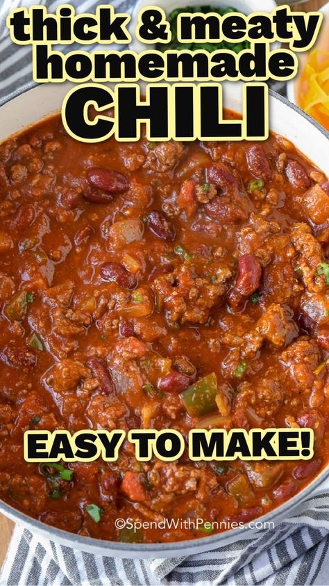 a pot of chili Homemade Chili Beans Recipe, Beef Chili Recipe Crockpot, Thick Chili Recipe, Chilli Recipe Easy, Homemade Chilli Recipe, Homemade Chili Beans, Best Chilli Recipe, Easy Beef Chili Recipe, Easy Homemade Chili Recipe