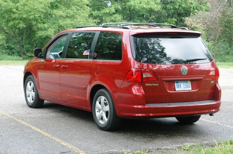 vw mini van | 2009 Volkswagen Routan SE Minivan Review Volkswagen, Sedans, Minivan, Mini Vans, Volkswagen Routan, Mass Market, Mini Van, Audi, Suv Car