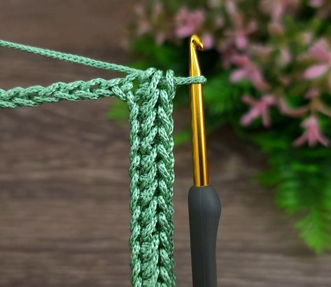 Crocheted Purse Handles, How To Attach Handles To A Crochet Bag, How To Crochet A Cord, Crochet Handles For Bags Free Pattern, Crochet With Macrame Cord, Crochet Bag Handles Free Pattern, Bag Handles Ideas, Crochet Handles For Bags, Crochet Straps For Bags