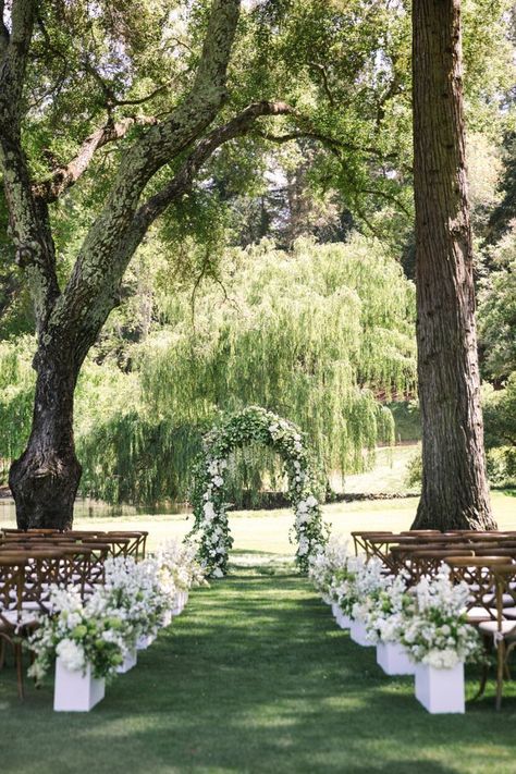 White Chairs, Flowers And Greenery, All White Wedding, Wedding Reception Locations, Have Inspiration, Future Wedding Plans, Outdoor Wedding Decorations, Wedding Aisle, Outdoor Wedding Ceremony