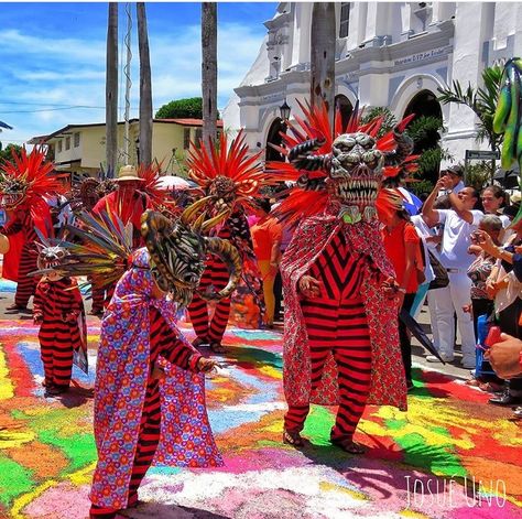 Panamanian Culture, Panama Culture, Catholic Aesthetic, Folk Culture, Panama Travel, Color Festival, The Public, 4th Of July Wreath, The Streets